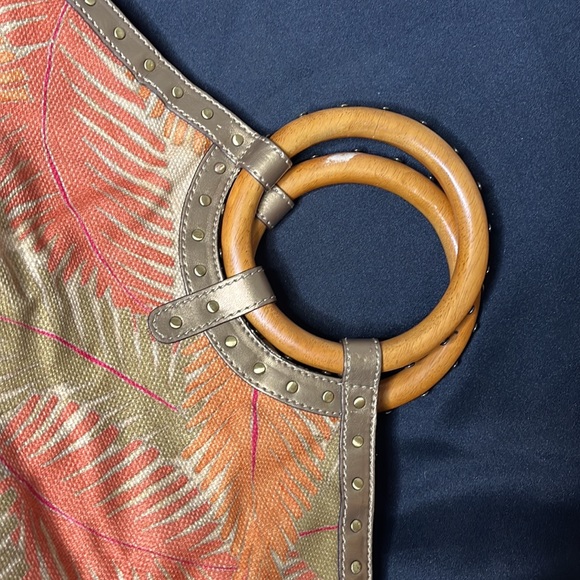 Fossil Handbag Hawaiian Print W/Wooden Handles - Picture 6 of 13